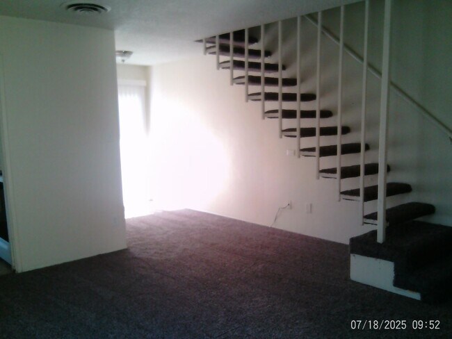 Foto del edificio - 1818 Hasti Acres Dr