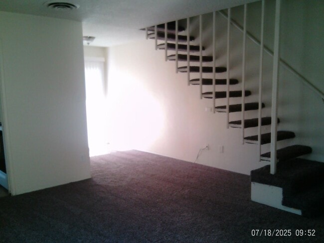 Building Photo - 1818 Hasti Acres Dr