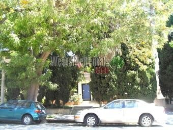 Primary Photo - 2010 N Beachwood Dr