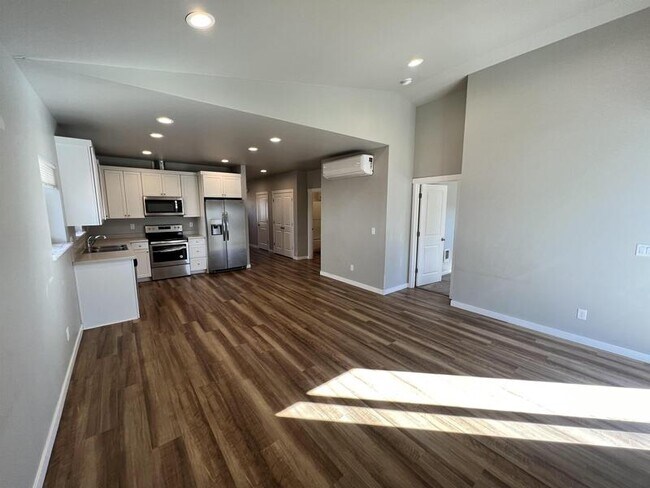 Building Photo - 16439 Bassett Rd