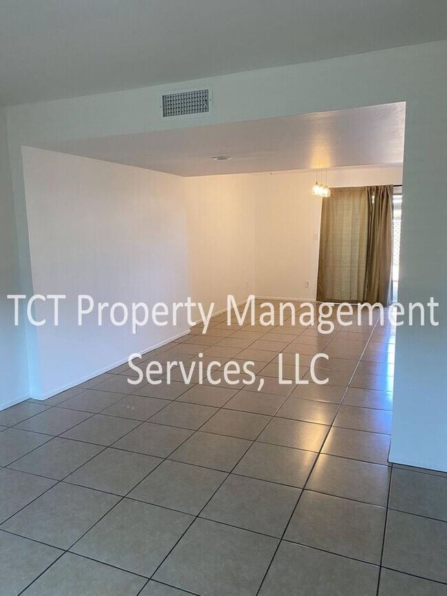 Foto del edificio - Awesome 3 Bedroom Townhome in Tempe!