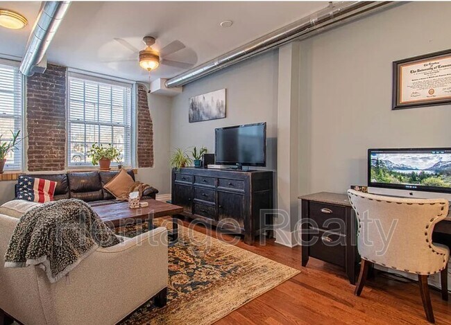 Foto del edificio - 140 E Glenwood Ave