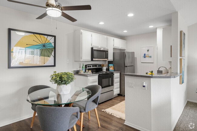 Interior Photo - South Pointe