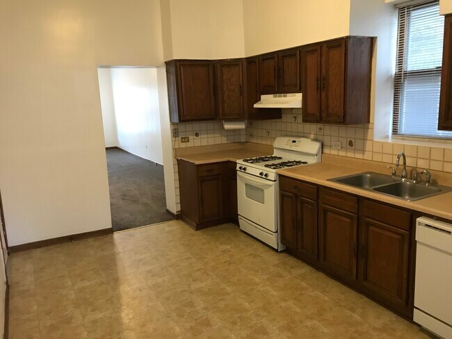 Kitchen - 849 S Miller St