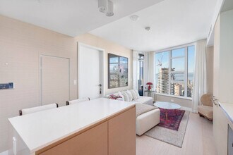 Building Photo - 1289 Hornby St