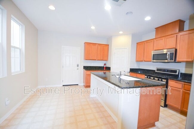 Foto del edificio - 3132 Lisbon Ln