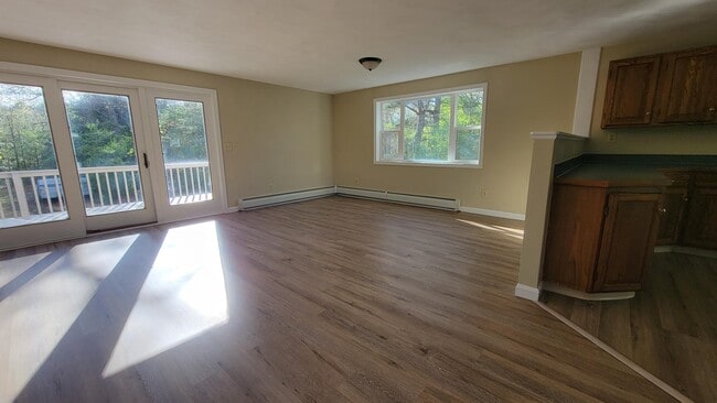Building Photo - 429 Davisville Rd