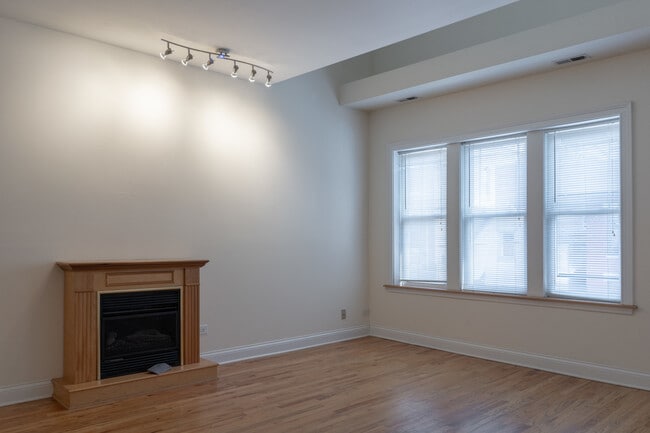 Building Photo - 1720 W Beach Ave