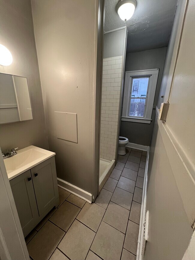 Baño - 101 Superior St