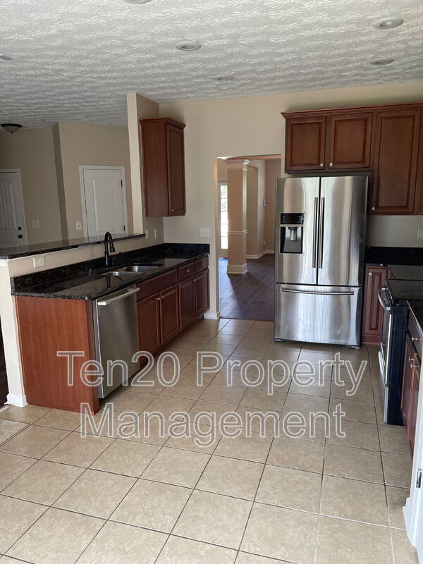 Foto del edificio - 8039 Santee Ct