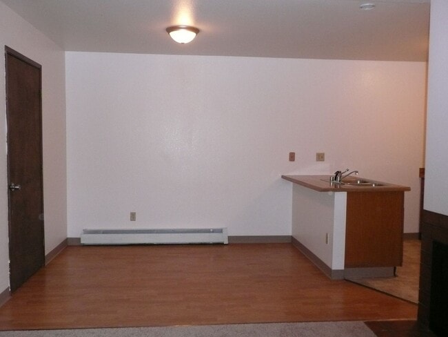 Building Photo - South Anchorage Great Two Story 2bed with W/D
