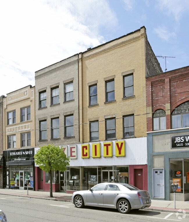 517519 Merchant St, Ambridge, PA 15003 Apartments Ambridge, PA