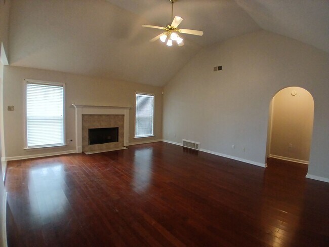 Foto del edificio - Spacious 5 bedroom 3.5 bathroom home - Col...