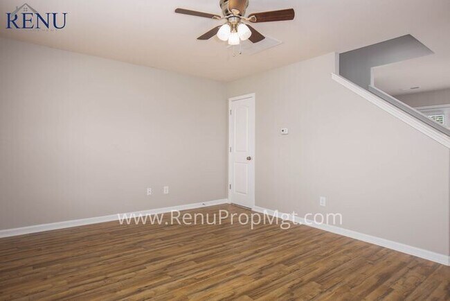 Foto del edificio - Available Now! 3 Beds & 2.5 Baths!