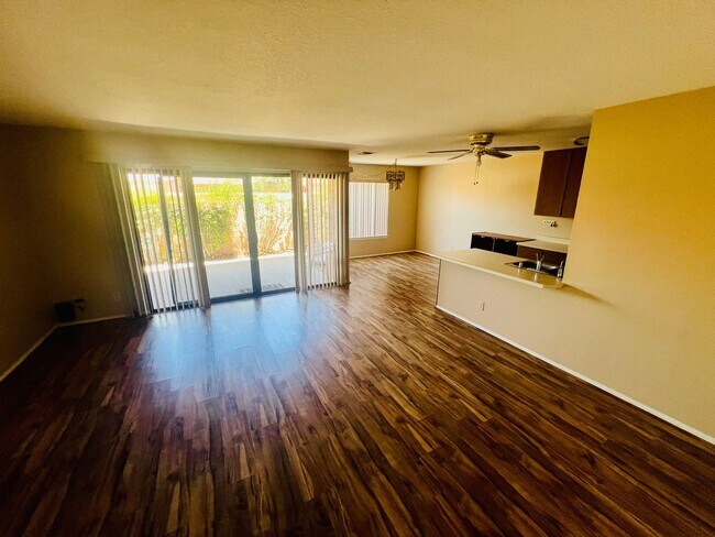 Foto del edificio - 2-bedroom, 2-bathroom home in a sought aft...