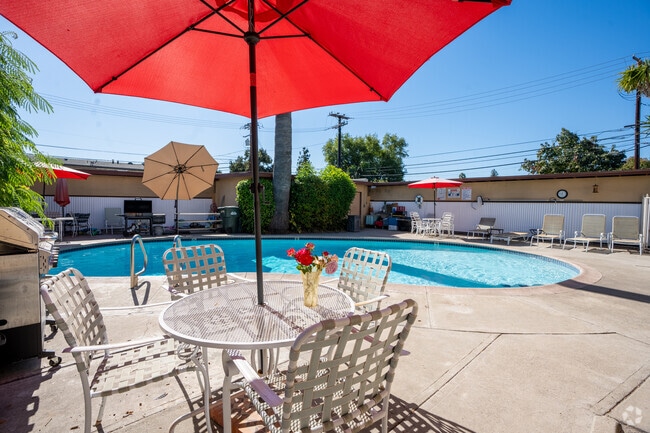 Pool - Foothill Terrace