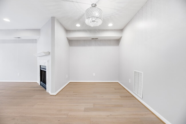 Foto del edificio - 3471 Summit Ct NE