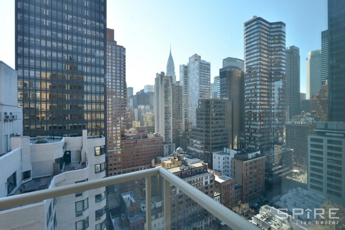 Foto del edificio - 250 E 49th St