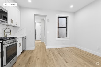 Building Photo - 206 W 96th St