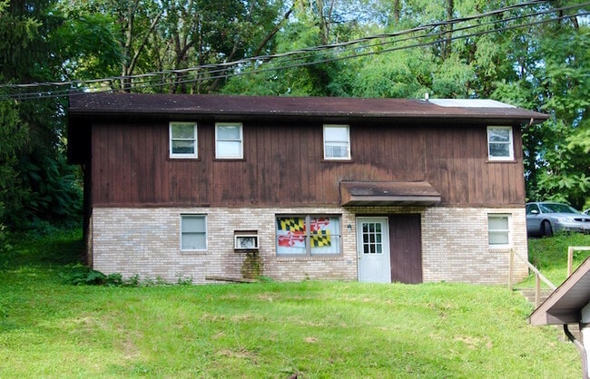 Building Photo - 219 Waverly St
