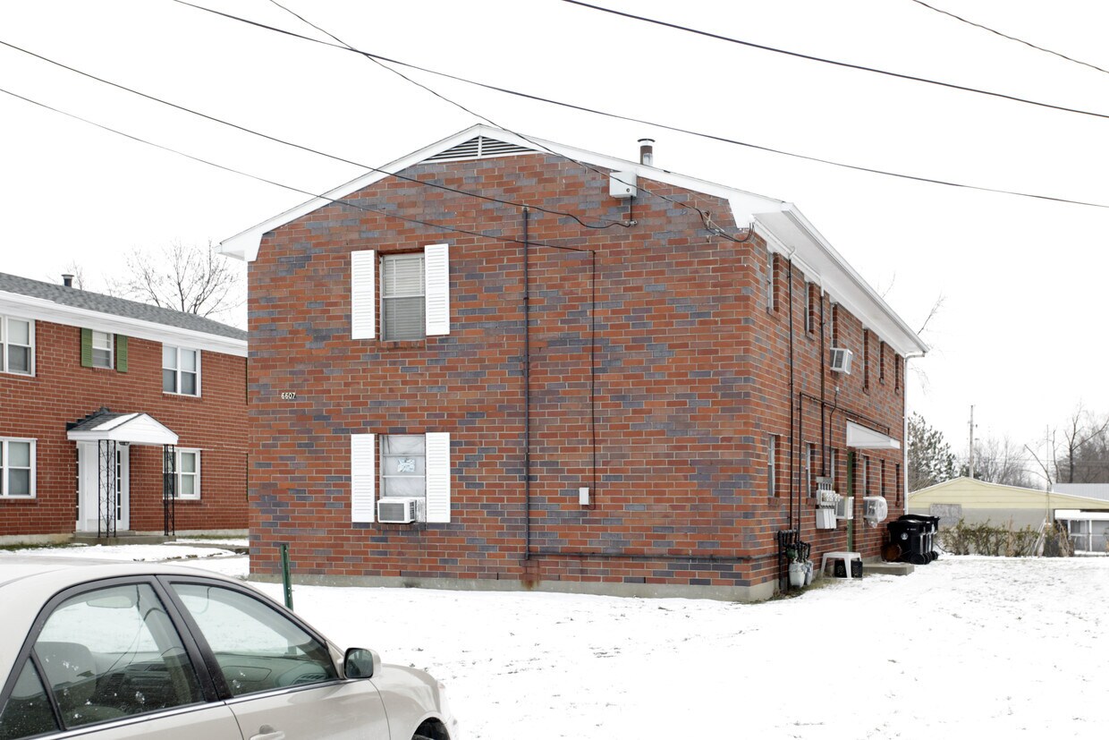 6607 Strawberry Ln, Louisville, KY 40214 Apartments in Louisville, KY