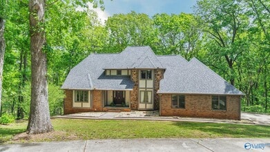 Building Photo - 511 Rainbow Dr