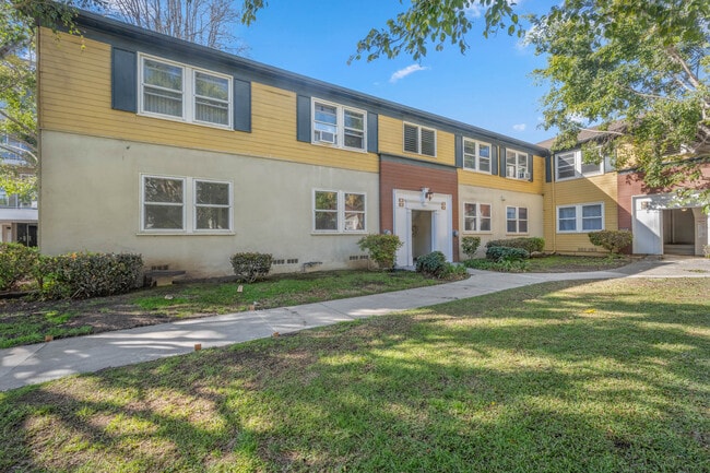Building Photo - 8802 Belford Ave