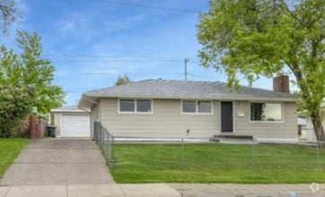 Building Photo - 4620 3rd Ave S