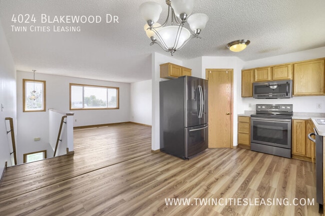 Foto del edificio - 4024 Blakewood Dr