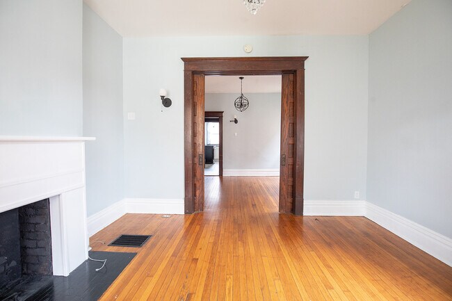 Building Photo - 1554 Bryden Rd