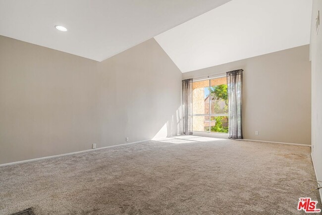 Building Photo - 23401 Park Sorrento