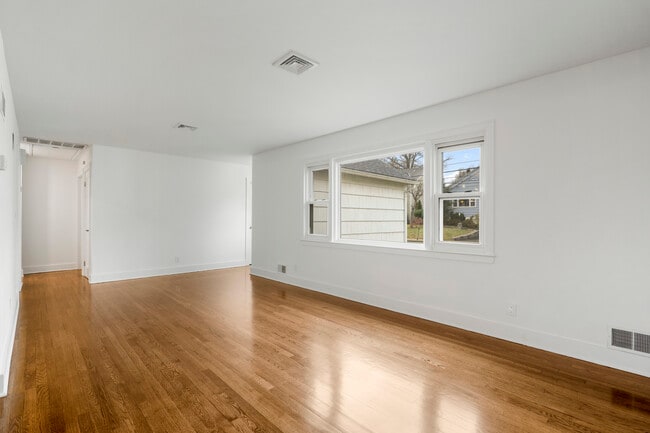 Photo - 319 Wagner Ave House