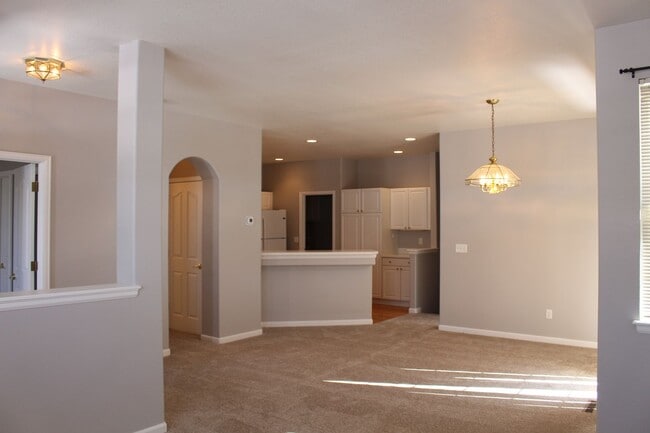 Building Photo - Charming Ranch-Style Patio Home with Garage & Fenced Yard