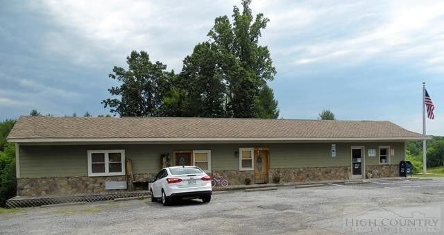 Building Photo - 18 Glade Valley Church Rd
