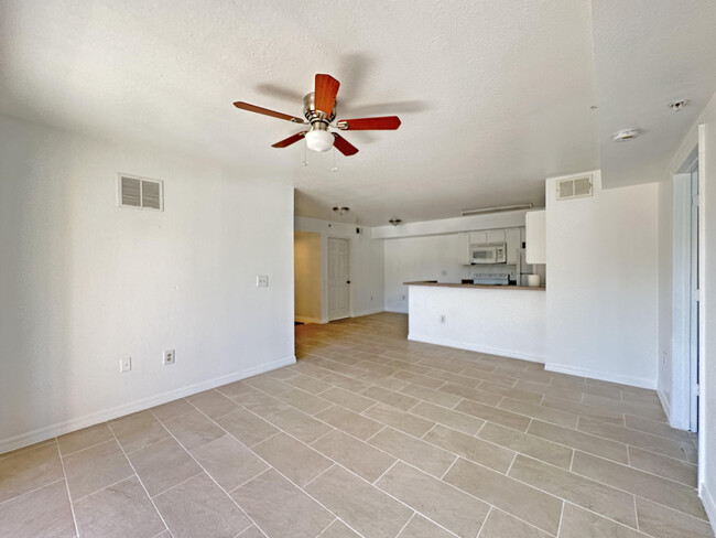 Foto del edificio - 151 SW Palm Dr