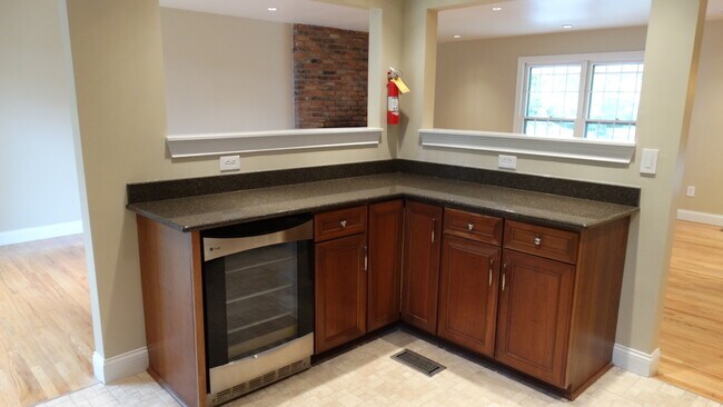 Kitchen - 3649 E Morningside Dr