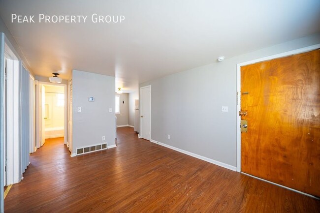 Foto del edificio - 472 Elsmere St