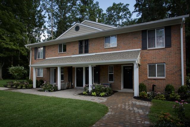 Building Photo - 45 Country Club Dr
