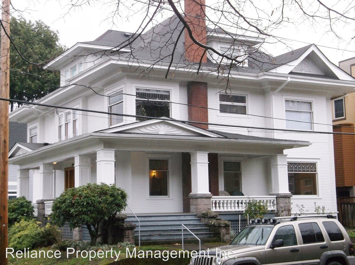 Primary Photo - 1608 NE Halsey St