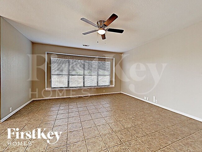 Foto del edificio - 816 Cutting Horse Dr