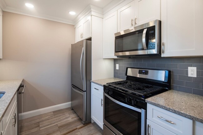 Interior Photo - Leonia Manor: In-Unit Washer & Dryer, Heat, Hot & Cold Water Included, Cat & Dog Friendly, and Wa...