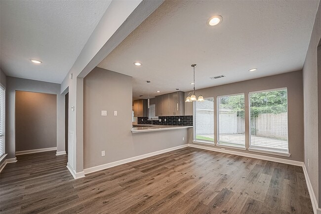 Foto del edificio - 1623 Cherry Ridge Dr
