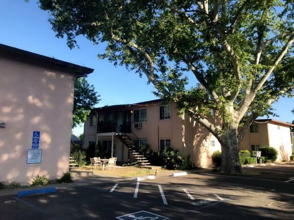 Photo - 1015 Arcade Blvd Apartments