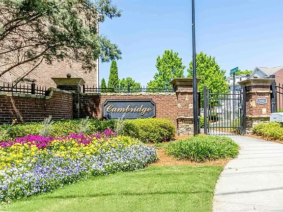 Community - 600 Coligny Ct