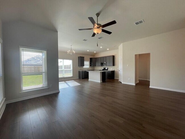 Building Photo - 2035 Dade Loop