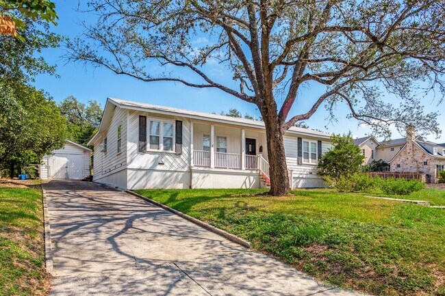Foto del edificio - 313 Lilac Ln