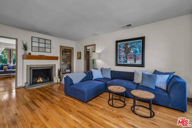 Building Photo - 560 N Tahquitz Pl