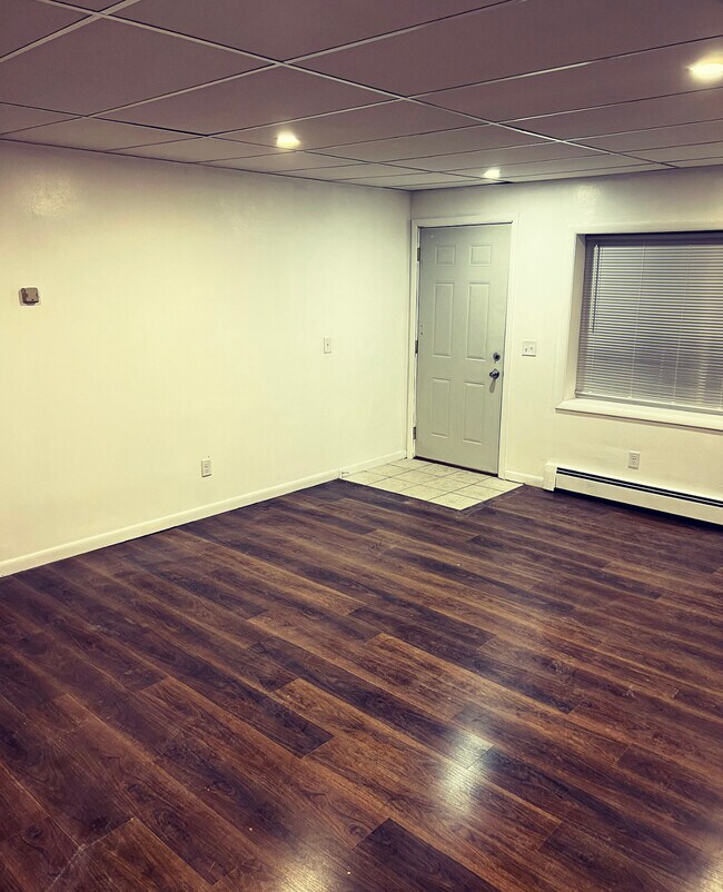 Foto del edificio - 502 Vale Ave