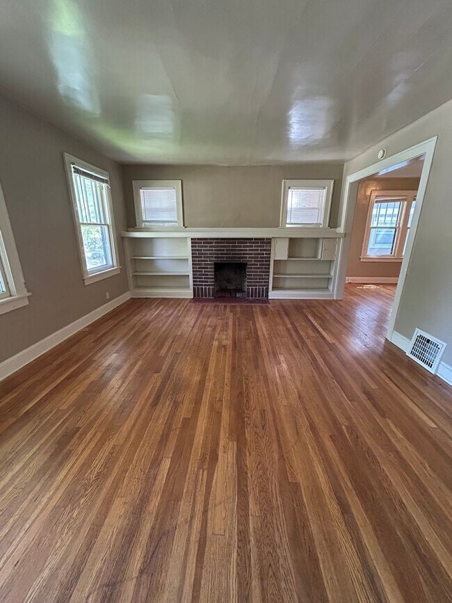 Foto del edificio - COMING SOON! 2 Bed 1 Bath Home! $13575.00
