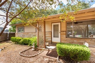 Building Photo - 2305 Westforest Dr